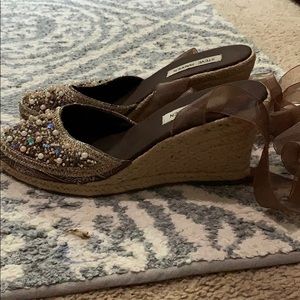 Steve Madden Wrap around leg wedges